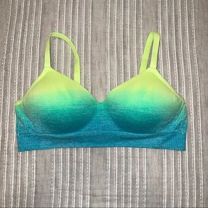 No Boundaries Women's Comfy Wirefree Seamless Padded (Non-Removable) Bra